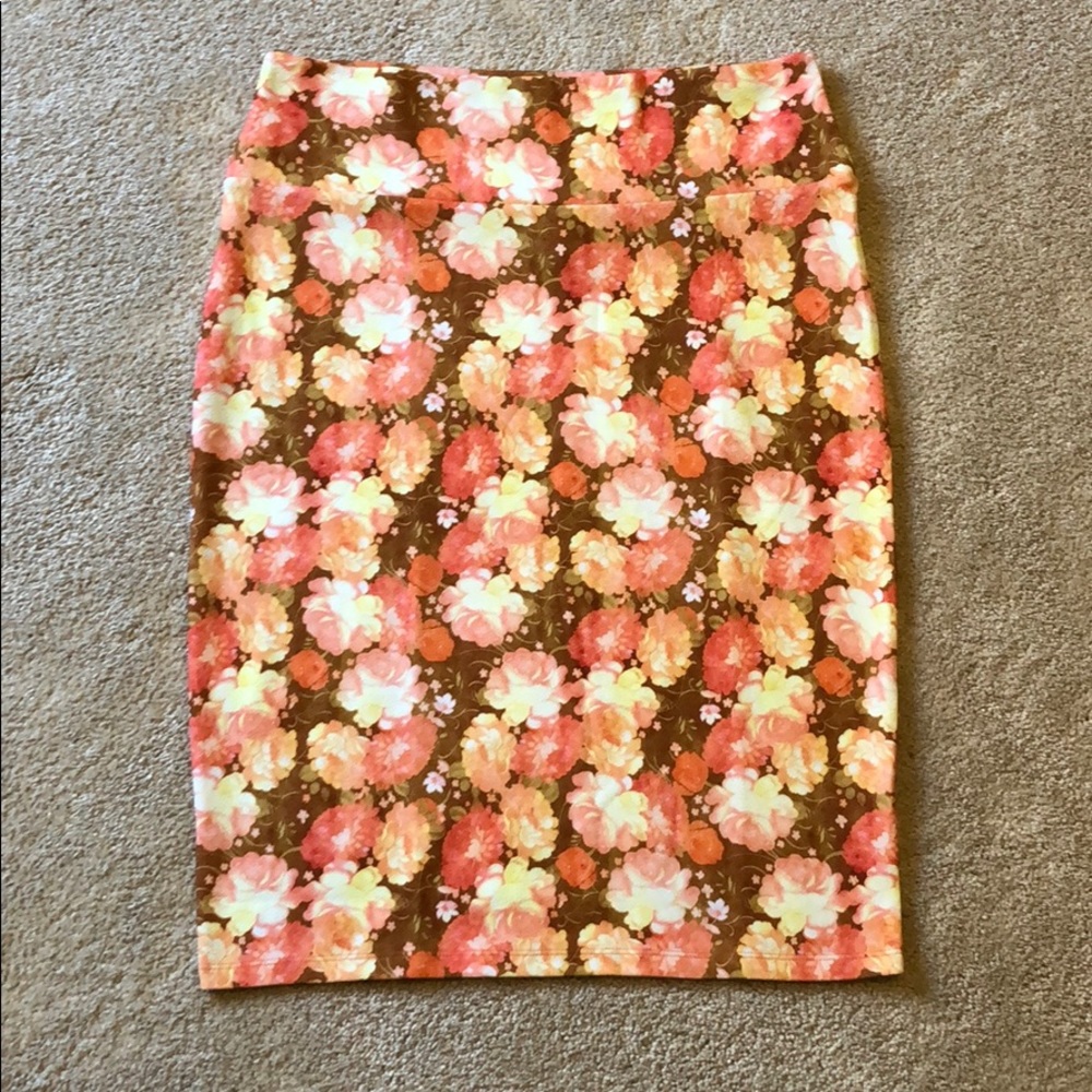 LuLaRoe Cassie Pencil Skirt Size Large